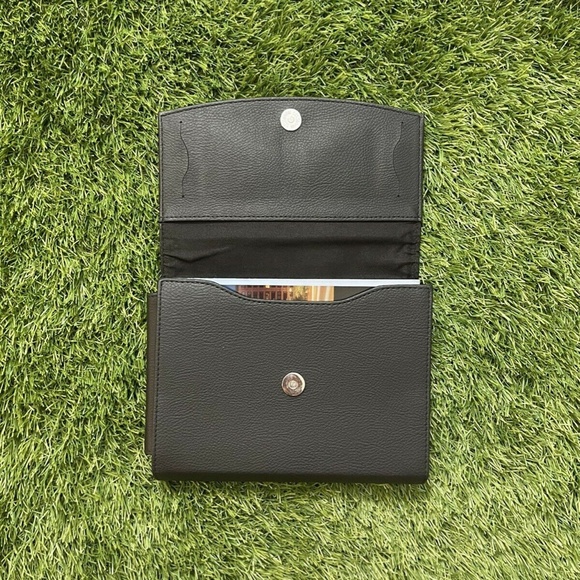 2016 Mercedes-Benz CLA Owners Manual (CLA45 AMG, CLA250 4MATIC) - Picture 11 of 11